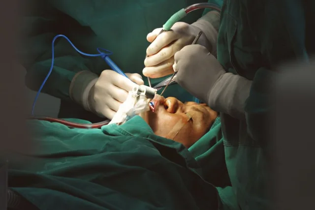 Intervention : Reconstruction du ligament croisé antérieur
